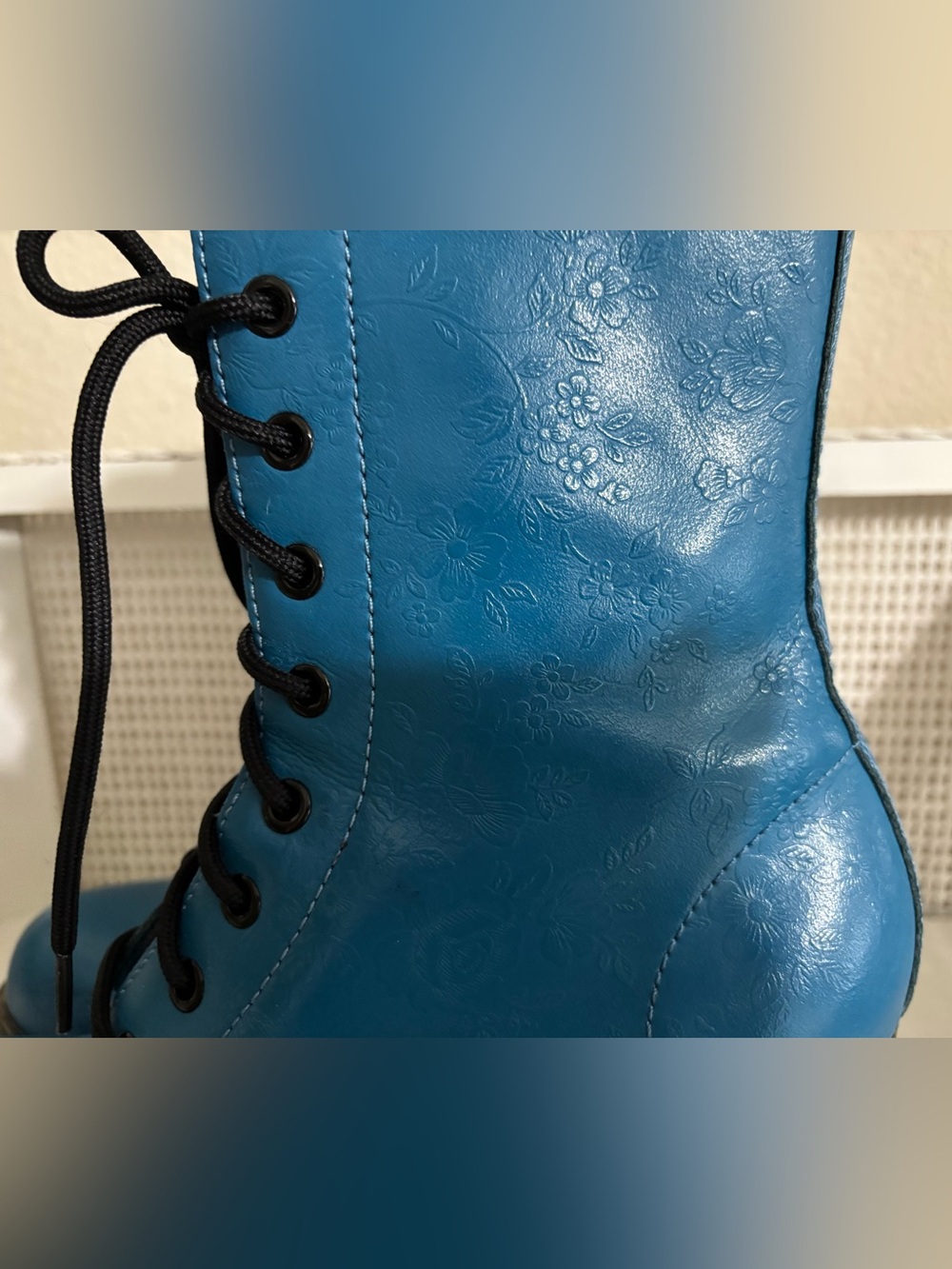 RARE Dr. Martens “Darcie” Blue Floral Embossed Lace-Up Heeled Boots - Sz 10 - Picture 3 of 10